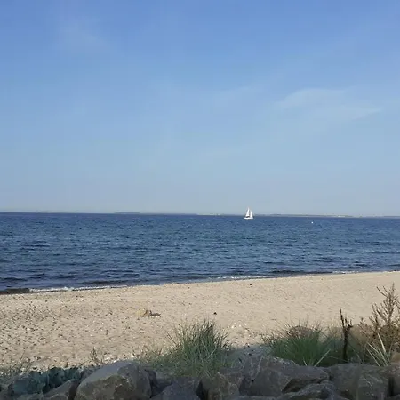 Cozy Tiny Room, Mini Kitchen And Bathroom Bed & Breakfast 3*